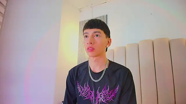 lian cameron online show from 04-27-26, 03:48