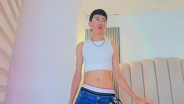 lian cameron online show from 04-29-26, 03:54