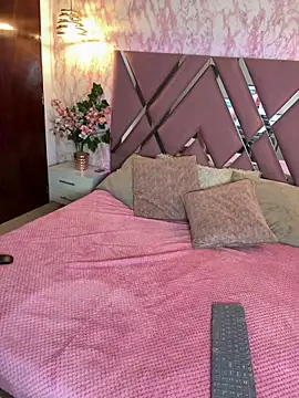 SOPHIIE LUX  online show from 02-25-26, 07:01