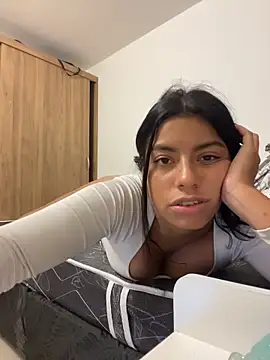 Laia white online show from 04-22-26, 11:28