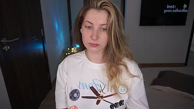 ItsEzheVika online show from 04-29-26, 04:27