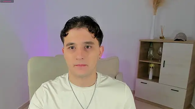 Snapshot of Massimo_Fiore chatting on 02-07-26, 11:30 Massimo Fiore online show from 02-07-26, 11:30