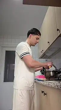 Snapshot of Massimo_Fiore chatting on 02-08-26, 02:09 Massimo Fiore online show from 02-08-26, 02:09