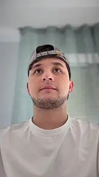 Snapshot of Massimo_Fiore chatting on 02-19-26, 10:55 Massimo Fiore online show from 02-19-26, 10:55