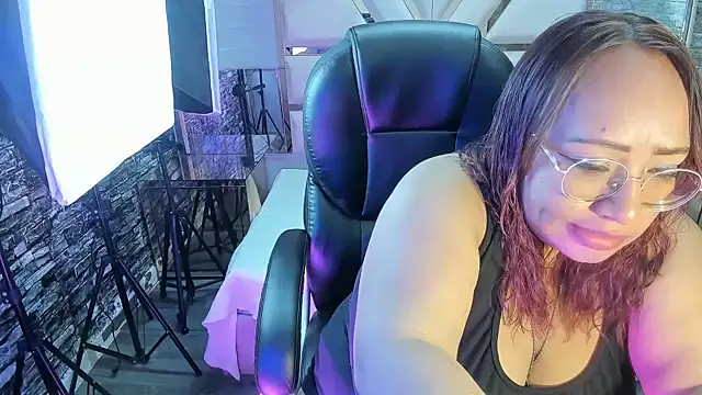 Shara Oz online show from 02-25-26, 03:05