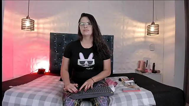 Snapshot of samantha_foxyy chatting on 06-07-26, 11:36 samantha foxyy online show from 06-07-26, 11:36