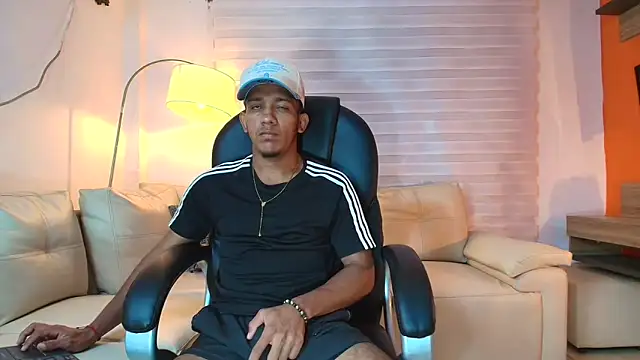 ricky spensar23cm  online show from 04-12-26, 12:59