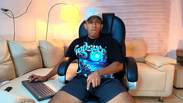 ricky spensar23cm  online show from 04-19-26, 12:43