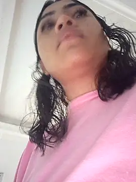 Snapshot of Layla_em chatting on 02-13-26, 12:34 Layla em online show from 02-13-26, 12:34