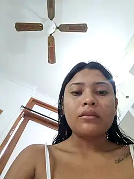 Snapshot of Layla_em chatting on 02-26-26, 12:26 Layla em online show from 02-26-26, 12:26