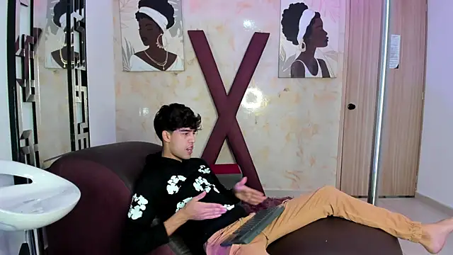 PRETTY COCK1 online show from 04-17-26, 01:30