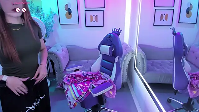 Victoria  doll online show from 03-19-26, 12:31