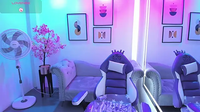 Victoria  doll online show from 04-28-26, 12:21