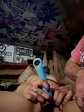 nighttimebutterfly online show from 03-14-26, 06:41