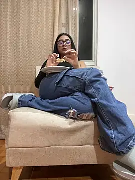 Violetta pinkk1 online show from 02-14-26, 03:25