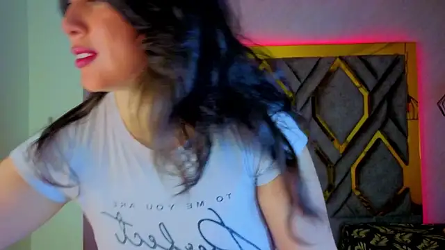 Luvienne online show from 02-22-26, 07:34