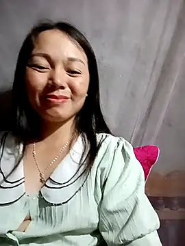 Snapshot of Rose-222 chatting on 05-03-26, 02:01 Rose-222 online show from 05-03-26, 02:01