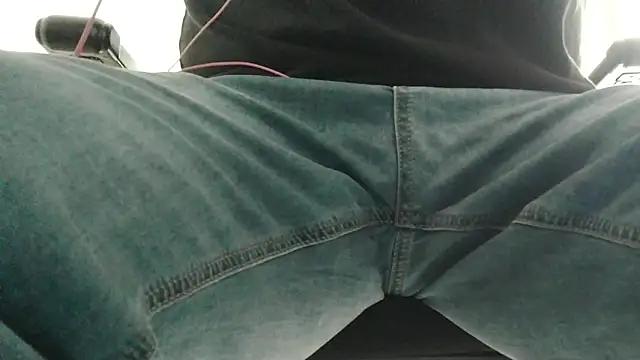 Snapshot of HarryQS chatting on 03-15-26, 05:57 HarryQS online show from 03-15-26, 05:57