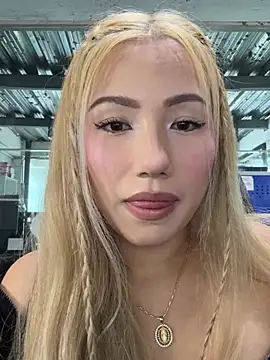 Isa cortes  online show from 04-25-26, 03:53