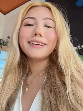 Isa cortes  online show from 04-26-26, 04:15