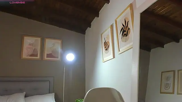 SalomeStorm  online show from 04-27-26, 02:37