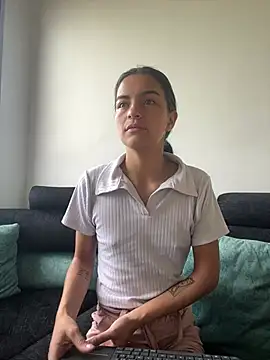 bliinkii and luka  online show from 04-06-26, 12:28