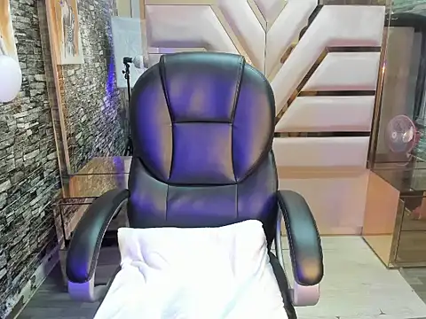 Gerogina Divaio online show from 02-06-26, 01:47