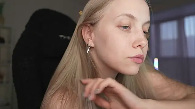 Snapshot of Appr0ved_ chatting on 03-13-26, 04:02 Appr0ved online show from 03-13-26, 04:02