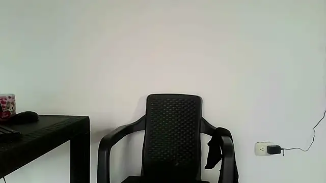 luisk200 online show from 02-10-26, 01:04