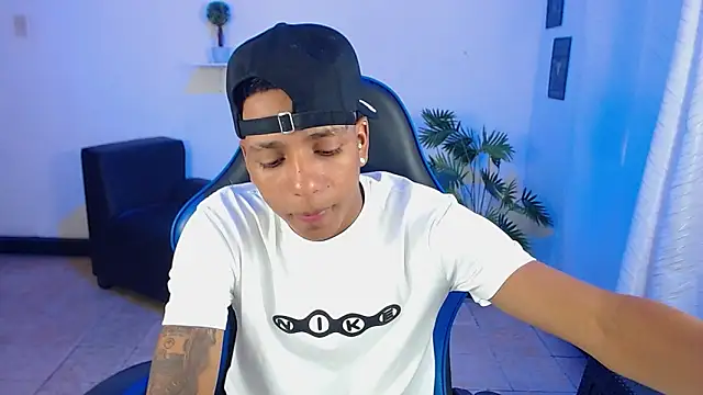 ostinn18 online show from 03-12-26, 02:45