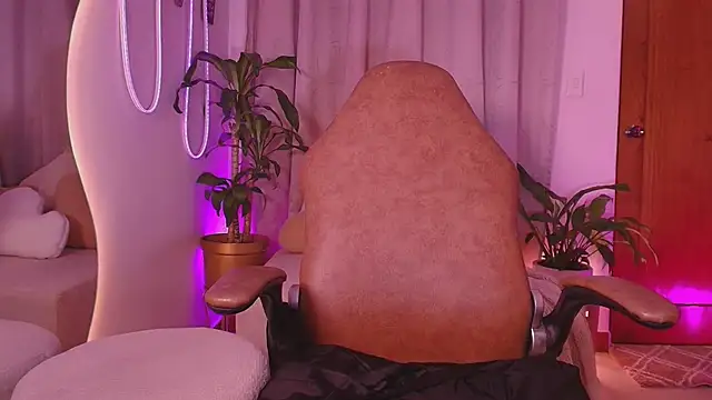 Snapshot of _lindapynk_ chatting on 02-11-26, 07:19 lindapynk online show from 02-11-26, 07:19