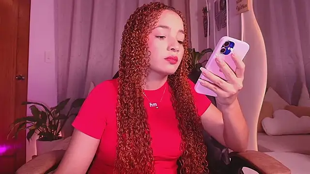 Snapshot of _lindapynk_ chatting on 02-15-26, 12:40 lindapynk online show from 02-15-26, 12:40