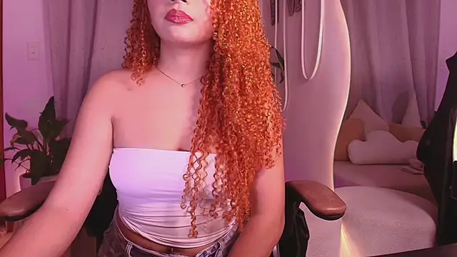 Snapshot of _lindapynk_ chatting on 02-17-26, 01:35 lindapynk online show from 02-17-26, 01:35