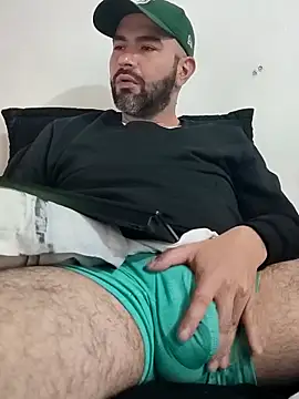 Snapshot of hairyandbigmann chatting on 03-10-26, 08:36 hairyandbigmann online show from 03-10-26, 08:36