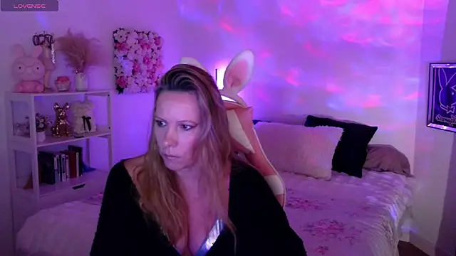 Snapshot of ArchangelTheFrancaise chatting on 02-12-26, 01:17 ArchangelTheFrancaise online show from 02-12-26, 01:17