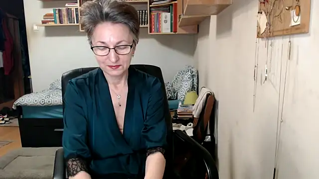 Snapshot of katemodel chatting on 09-18-25, 06:15 katemodel online show from 09-18-25, 06:15