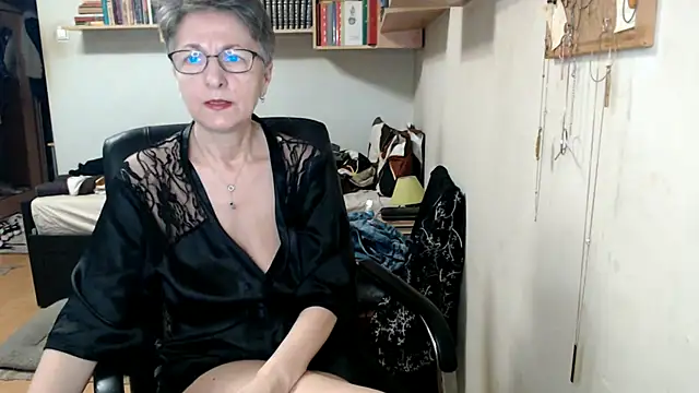 Snapshot of katemodel chatting on 10-17-25, 06:38 katemodel online show from 10-17-25, 06:38