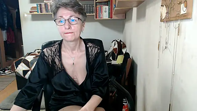 Snapshot of katemodel chatting on 10-26-25, 06:52 katemodel online show from 10-26-25, 06:52
