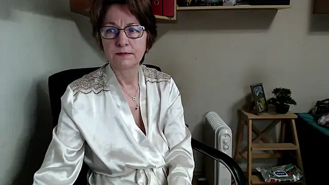 katemodel online show from 02-18-26, 07:48