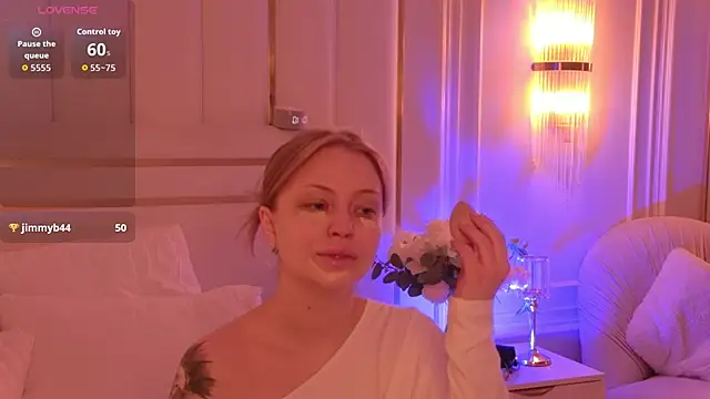 MollyHilton online show from 03-17-26, 08:12