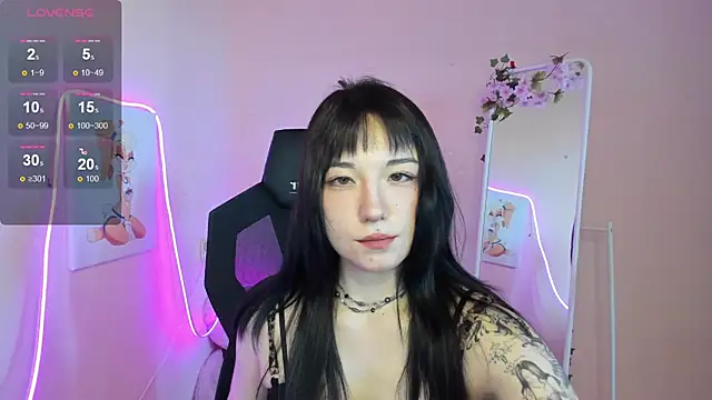 AliceeinWonderlanddd online show from 06-08-26, 02:34