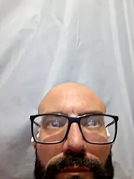 Snapshot of Robsonitj90 chatting on 05-14-26, 09:21 Robsonitj90 online show from 05-14-26, 09:21