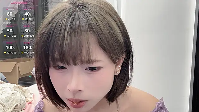 Snapshot of F-Yearn chatting on 03-02-26, 08:43 F-Yearn online show from 03-02-26, 08:43