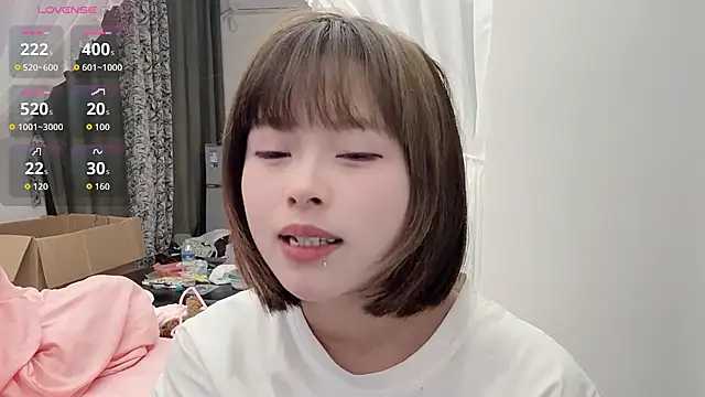 Snapshot of F-Yearn chatting on 03-08-26, 01:04 F-Yearn online show from 03-08-26, 01:04