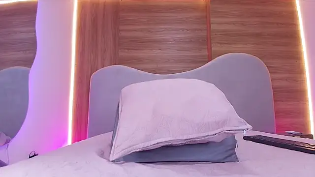 shaina adams online show from 02-24-26, 12:03