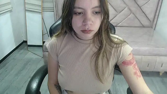 Snapshot of Eco_deluna_v chatting on 03-26-26, 01:06 Eco deluna v online show from 03-26-26, 01:06