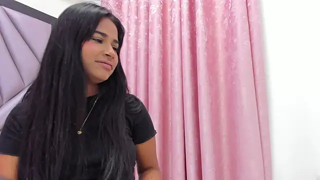 Snapshot of Shirleytaylor- chatting on 06-15-26, 11:34 Shirleytaylor- online show from 06-15-26, 11:34