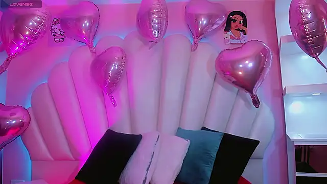 Maia Hotts online show from 02-11-26, 11:48