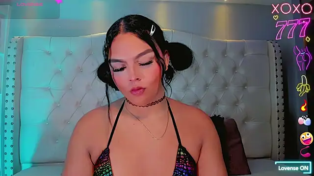 Snapshot of Maia_Hotts chatting on 05-21-26, 07:54 Maia Hotts online show from 05-21-26, 07:54