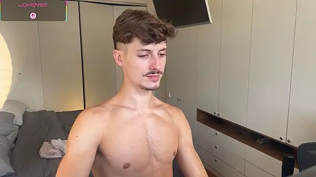 vitoraugustoxxx online show from 03-06-26, 07:21